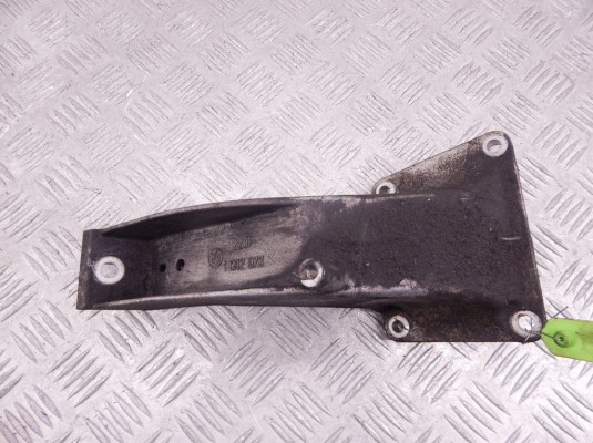 Кронштейн двигателя BMW 5-series (E39) 22 11 1 092 973