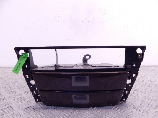 Вещевой ящик центральной консоли BMW 7-series (E65/66) 51 45 8 261 060