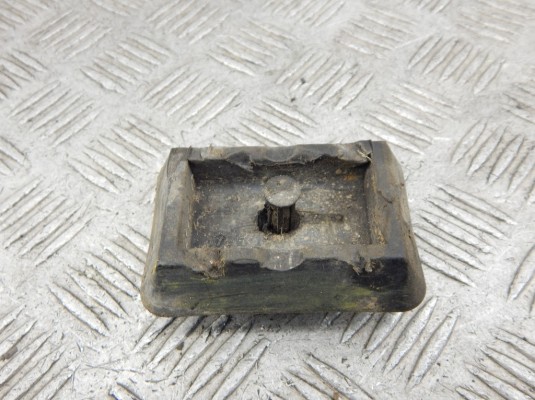 Опора под домкрат (поддомкратная подушка) BMW 5-series (E39) 51 71 7 001 650 Опора под домкрат (поддомкратная подушка) BMW 5-series (E39) 51 71 7 001 650