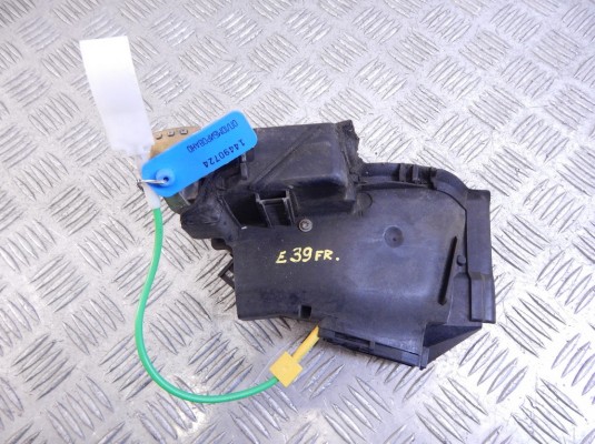 Замок двери передней правой BMW 5-series (E39) 51 21 8 235 104