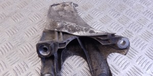 Кронштейн двигателя BMW 5-series (E60/61) 22 11 6 770 940