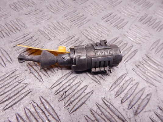 Личинка дверного замка BMW 5-series (E60/61) Личинка дверного замка BMW 5-series (E60/61)