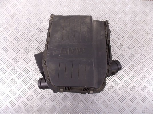 Корпус воздушного фильтра BMW 5-series (E60/61) 13 71 7 556 547