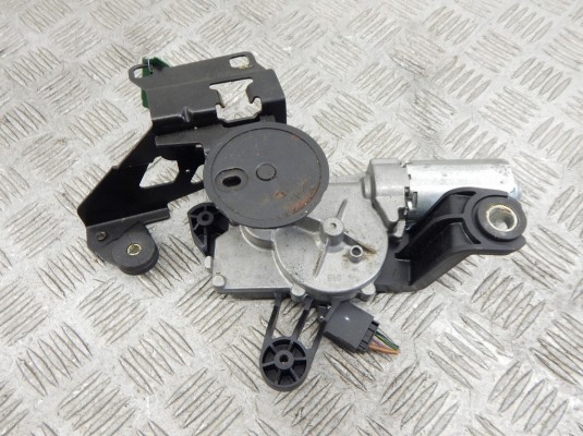 Моторчик заднего стеклоочистителя (дворника) BMW 5-series (E60/61) 61 62 7 208 602 Моторчик заднего стеклоочистителя (дворника) BMW 5-series (E60/61) 61 62 7 208 602