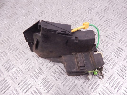 Замок двери передней правой BMW 5-series (E39) 51 21 8 235 104