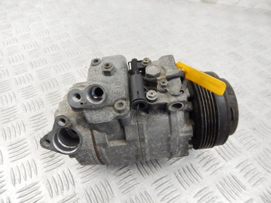 Компрессор кондиционера BMW 5-series (E39) 64 52 8 379 924