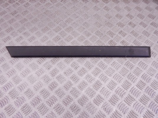 Молдинг двери задней правой BMW 3-series (E36) 51 13 2 250 914 Молдинг двери задней правой BMW 3-series (E36) 51 13 2 250 914