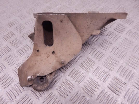 Кронштейн двигателя BMW 3-series (E90/91/92) 22 11 6 765 004
