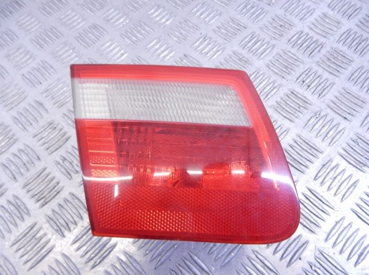 Фонарь крышки багажника правый BMW 3-series (E46) 63 21 8 368 759