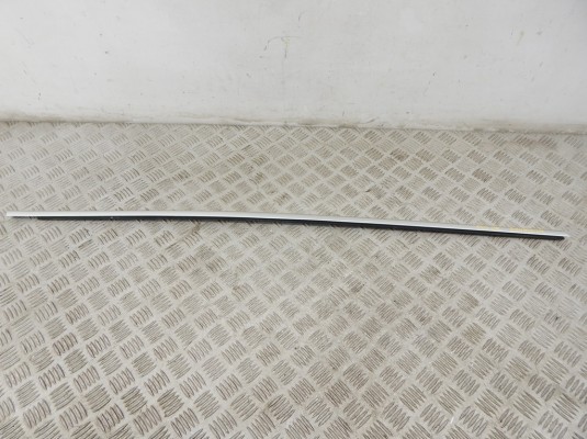 Молдинг стекла двери задней правой наружный BMW 7-series (F01/02) Молдинг стекла двери задней правой наружный BMW 7-series (F01/02)