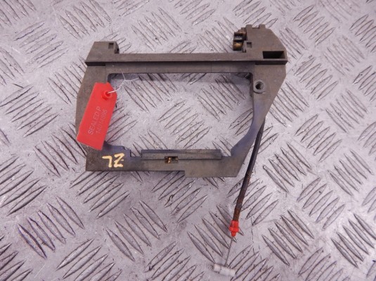 Скелет ручки наружной задней левой BMW 5-series (E39) 51 22 8 236 645 Скелет ручки наружной задней левой BMW 5-series (E39) 51 22 8 236 645