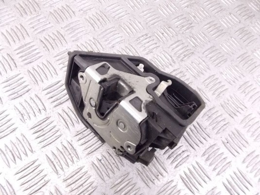 Замок двери задней левой BMW X3-series (E83) 7167069