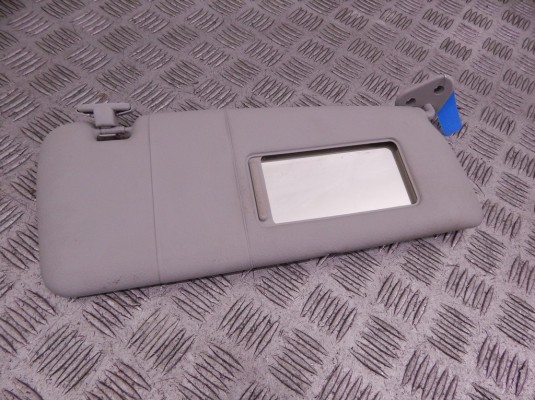 Козырек солнцезащитный BMW 3-series (E46) 51 16 8 267 898 Козырек солнцезащитный BMW 3-series (E46) 51 16 8 267 898