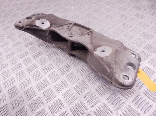 Кронштейн КПП BMW 7-series (E65/66) 22 32 6 759 680 Кронштейн КПП BMW 7-series (E65/66) 22 32 6 759 680