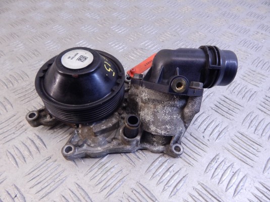 Помпа BMW X5-series (F15) 11 51 8 516 205