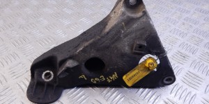 Кронштейн двигателя BMW 5-series (E60/61) 22 11 6 777 053
