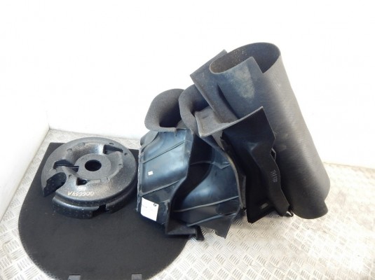 Обшивка багажника BMW 5-series (E60/61) 51 47 7 024 886