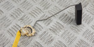 Датчик уровня топлива BMW 5-series (E39) Датчик уровня топлива BMW 5-series (E39)