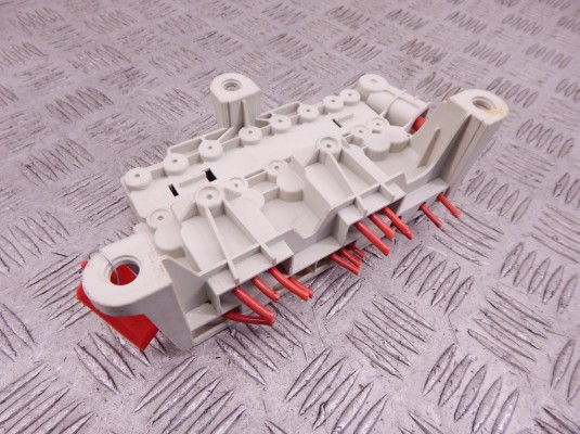 Блок предохранителей BMW 5-series (E39) 61 13 8 387 544 Блок предохранителей BMW 5-series (E39) 61 13 8 387 544