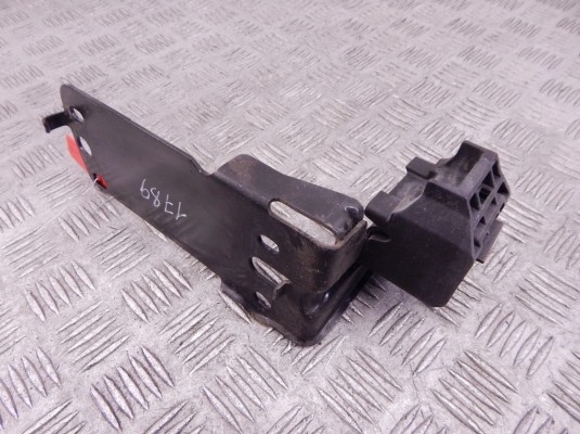 Передняя панель крепления облицовки (телевизор) BMW 3-series (E90/91/92) 51 64 7 117 811 Передняя панель крепления облицовки (телевизор) BMW 3-series (E90/91/92) 51 64 7 117 811