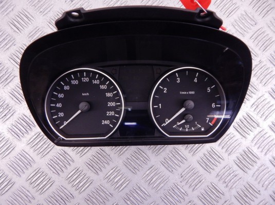 Щиток приборов (приборная панель) BMW 1-series (E87) 62 10 9 283 793 Щиток приборов (приборная панель) BMW 1-series (E87) 62 10 9 283 793