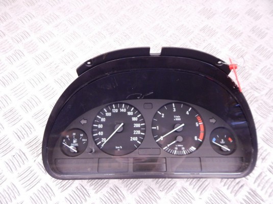 Щиток приборов (приборная панель) BMW 5-series (E39) 62 11 6 923 078