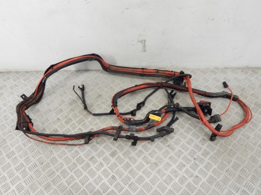 Плюсовой провод аккумулятора BMW X5-series (E70) 61 12 9 154 716