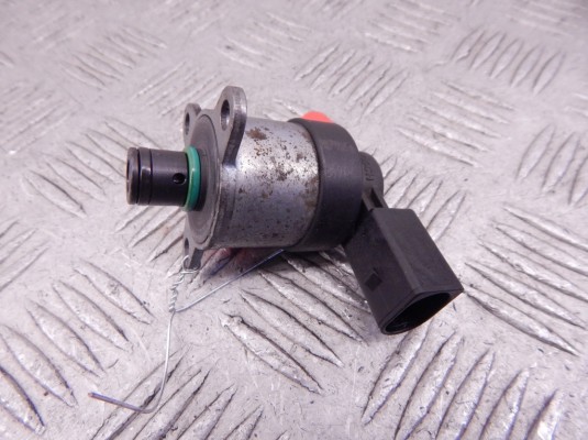 Датчик давления топлива BMW 1-series (E87) 13 51 7 787 186