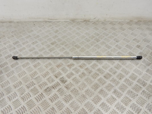 Амортизатор капота VOLKSWAGEN PASSAT 5+ (2000-2005) 3b0823359