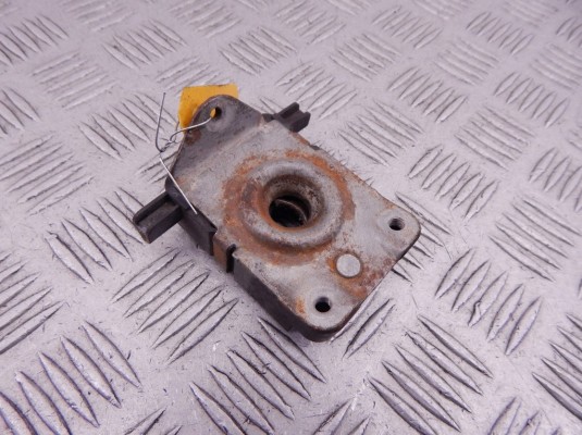 Замок капота BMW 5-series (E39) 51 23 8 203 859 Замок капота BMW 5-series (E39) 51 23 8 203 859