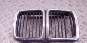 Решетка радиатора BMW 7-series (E32) 51 13 1 908 697