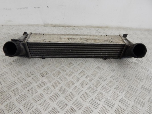 Интеркулер BMW 3-series (E90/91/92) 17 51 7 798 788