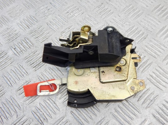 Замок двери передней правой BMW 3-series (E36) 8198038