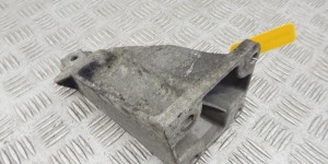 Кронштейн двигателя BMW 1-series (E87) 22 11 6 760 310