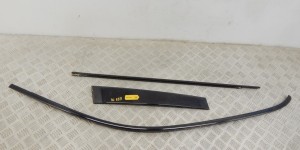 Молдинг двери передней левой BMW X5-series (E53) 51 32 8 257 701