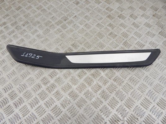 Накладка на порог BMW 7-series (F01/02) 51 47 8 046 292