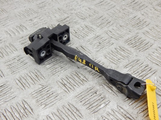 Ограничитель открывания двери передней BMW X1-series (F48) Ограничитель открывания двери передней BMW X1-series (F48)