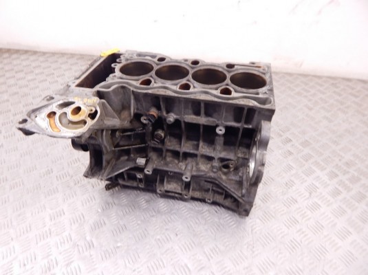 Блок цилиндров BMW 3-series (E46) 11 11 7 536 186
