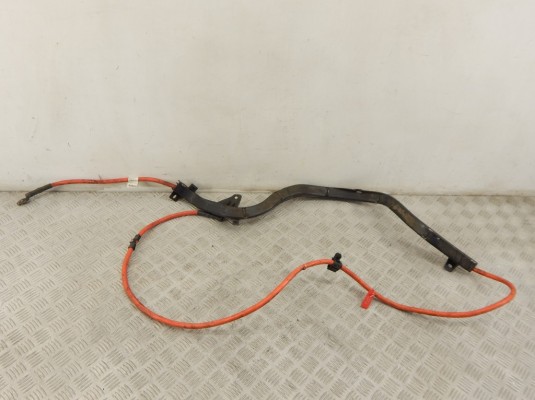 Плюсовой провод аккумулятора BMW 1-series (E87) 61 12 9 205 476