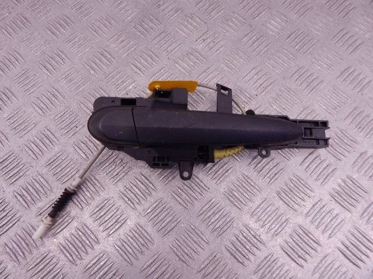 Ручка наружная передняя правая BMW 1-series (E87) 51 21 7 060 652 Ручка наружная передняя правая BMW 1-series (E87) 51 21 7 060 652