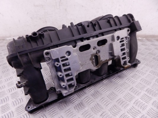 Коллектор впускной BMW 5-series (F10/11) 7581136 Коллектор впускной BMW 5-series (F10/11) 7581136