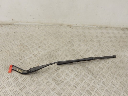 Щеткодержатель (поводок стеклоочистителя, дворник) BMW 1-series (E87) 61 61 7 169 972