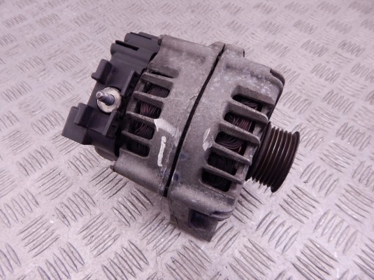 Генератор BMW 1-series (E87) 12 31 7 802 261 Генератор BMW 1-series (E87) 12 31 7 802 261