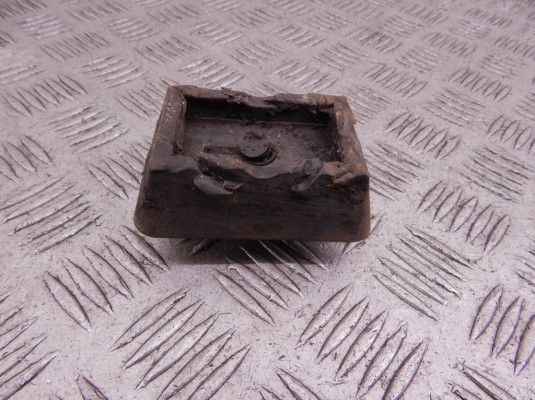 Опора под домкрат (поддомкратная подушка) BMW 3-series (E46) 51 71 8 268 885 Опора под домкрат (поддомкратная подушка) BMW 3-series (E46) 51 71 8 268 885