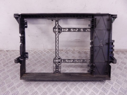 Кассета радиаторов BMW 5-series (E39) 17 11 1 740 787 Кассета радиаторов BMW 5-series (E39) 17 11 1 740 787