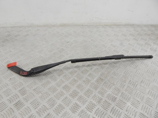 Щеткодержатель (поводок стеклоочистителя, дворник) BMW 1-series (E87) 61 61 7 169 972