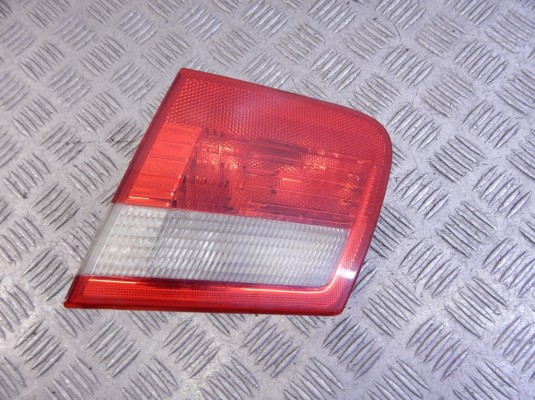 Фонарь крышки багажника правый BMW 3-series (E46) 63 21 8 368 760