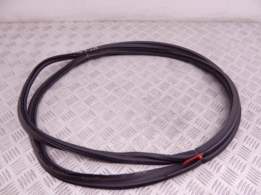 Уплотнитель багажника BMW 7-series (E65/66) 51 71 7 179 970