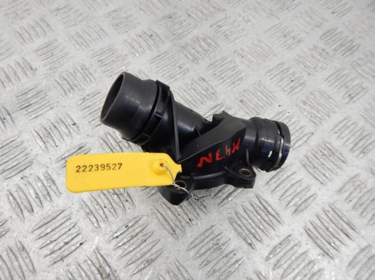 Корпус термостата BMW 3-series (E46) Корпус термостата BMW 3-series (E46)