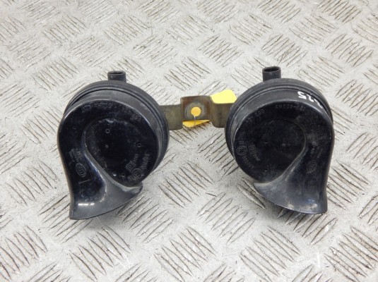 Сигнал (клаксон) BMW X5-series (E53) 61 33 8 387 342 Сигнал (клаксон) BMW X5-series (E53) 61 33 8 387 342